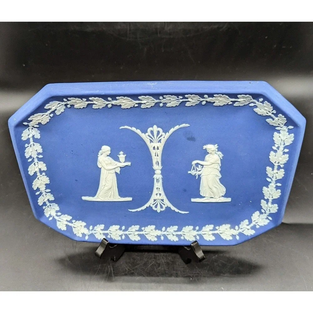 Vintage Wedgwood Blue Jasperware‎ 10.5